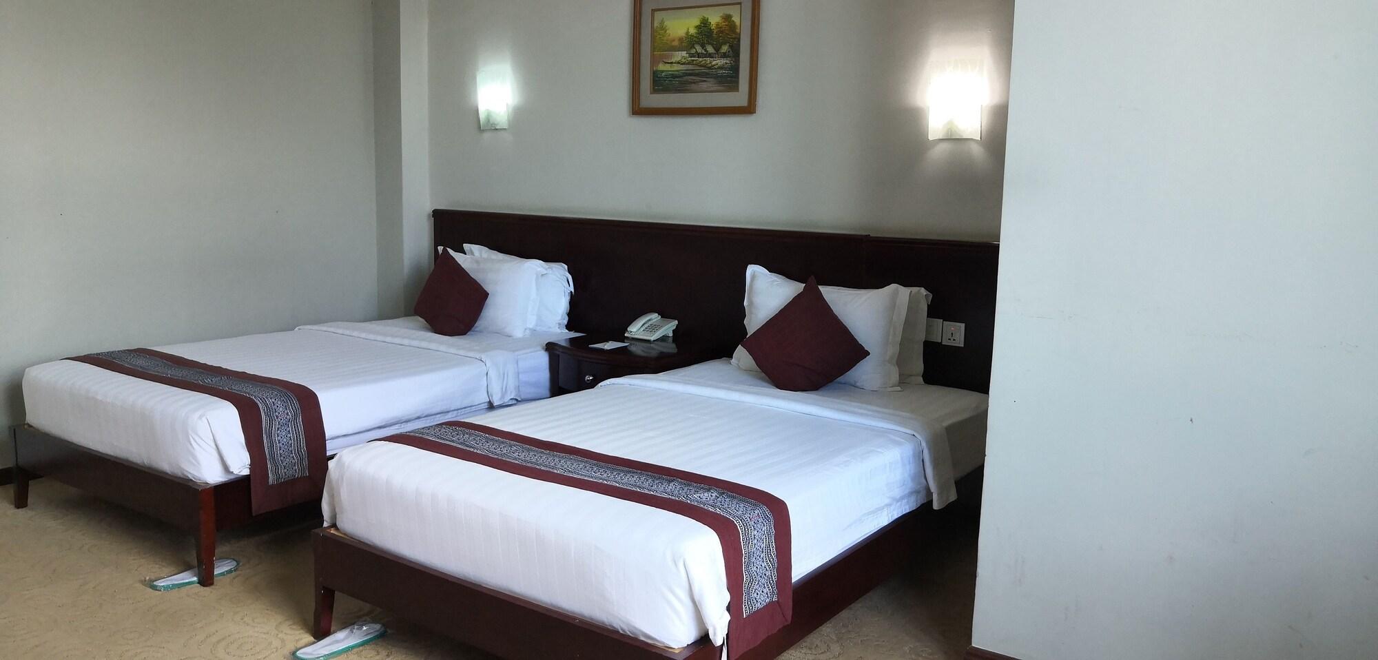 Green Leaf Hotel Yangon Bagian luar foto