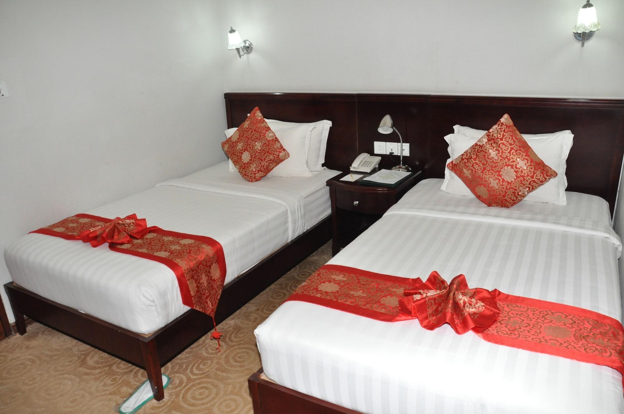 Green Leaf Hotel Yangon Bagian luar foto