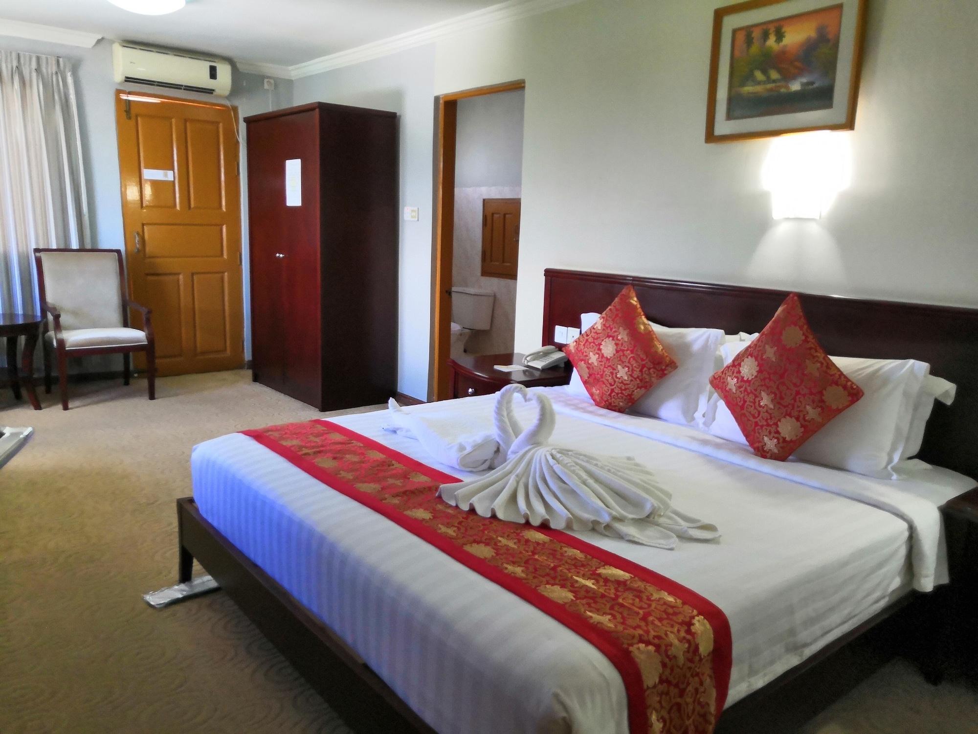 Green Leaf Hotel Yangon Bagian luar foto