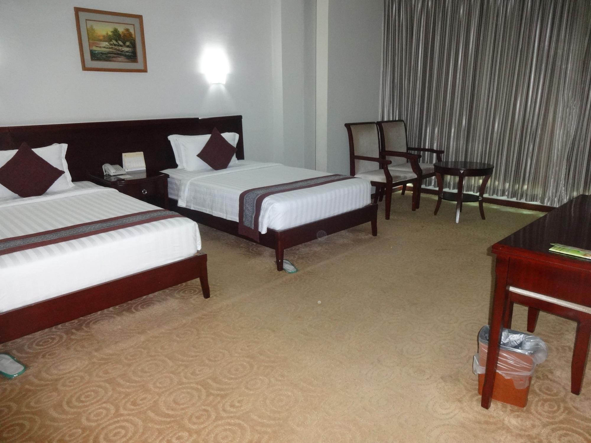 Green Leaf Hotel Yangon Bagian luar foto