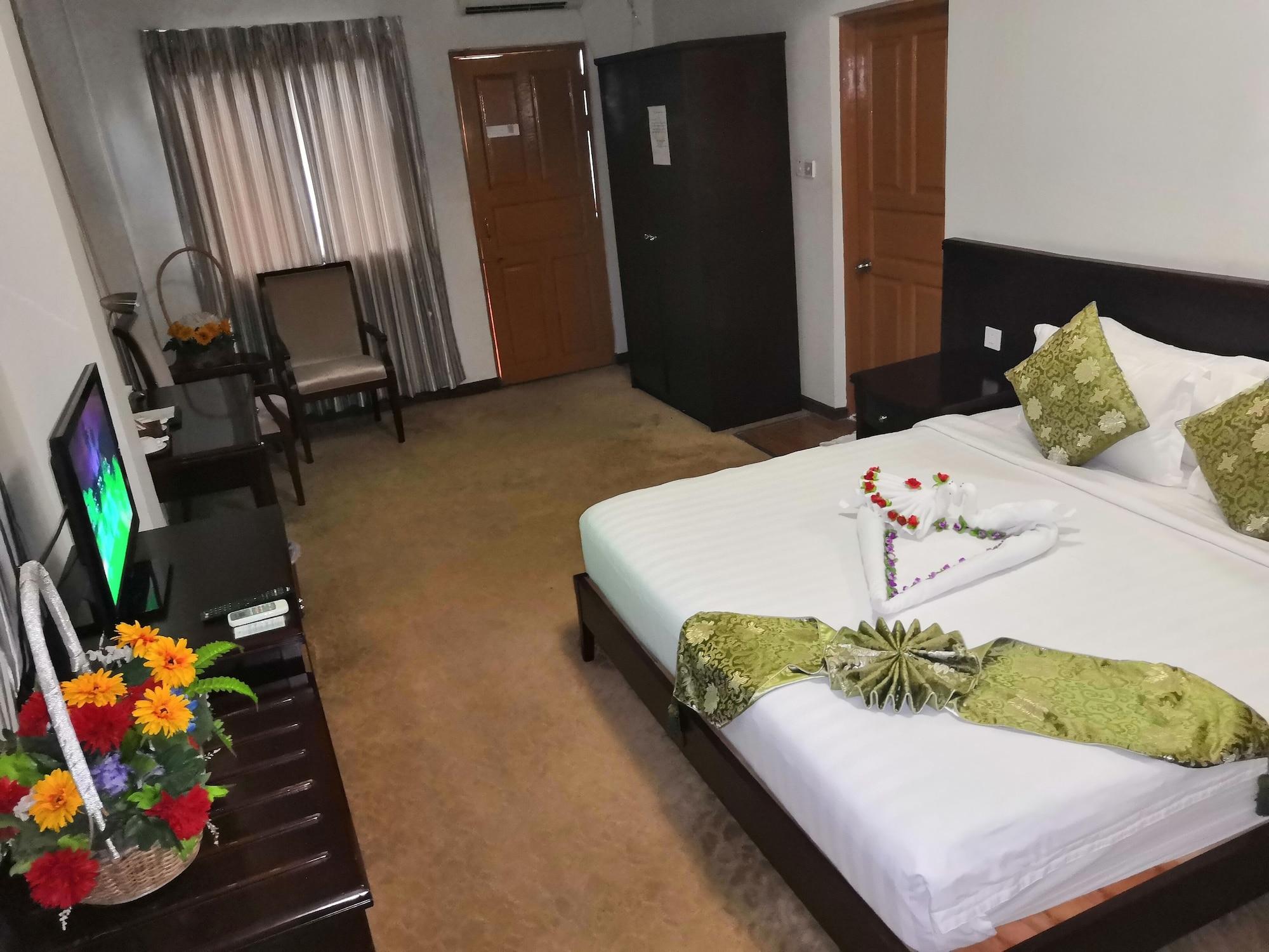 Green Leaf Hotel Yangon Bagian luar foto