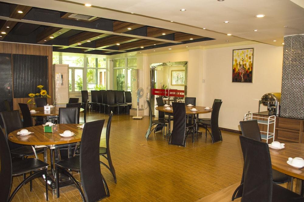 Green Leaf Hotel Yangon Bagian luar foto