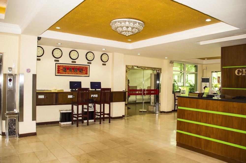 Green Leaf Hotel Yangon Bagian luar foto