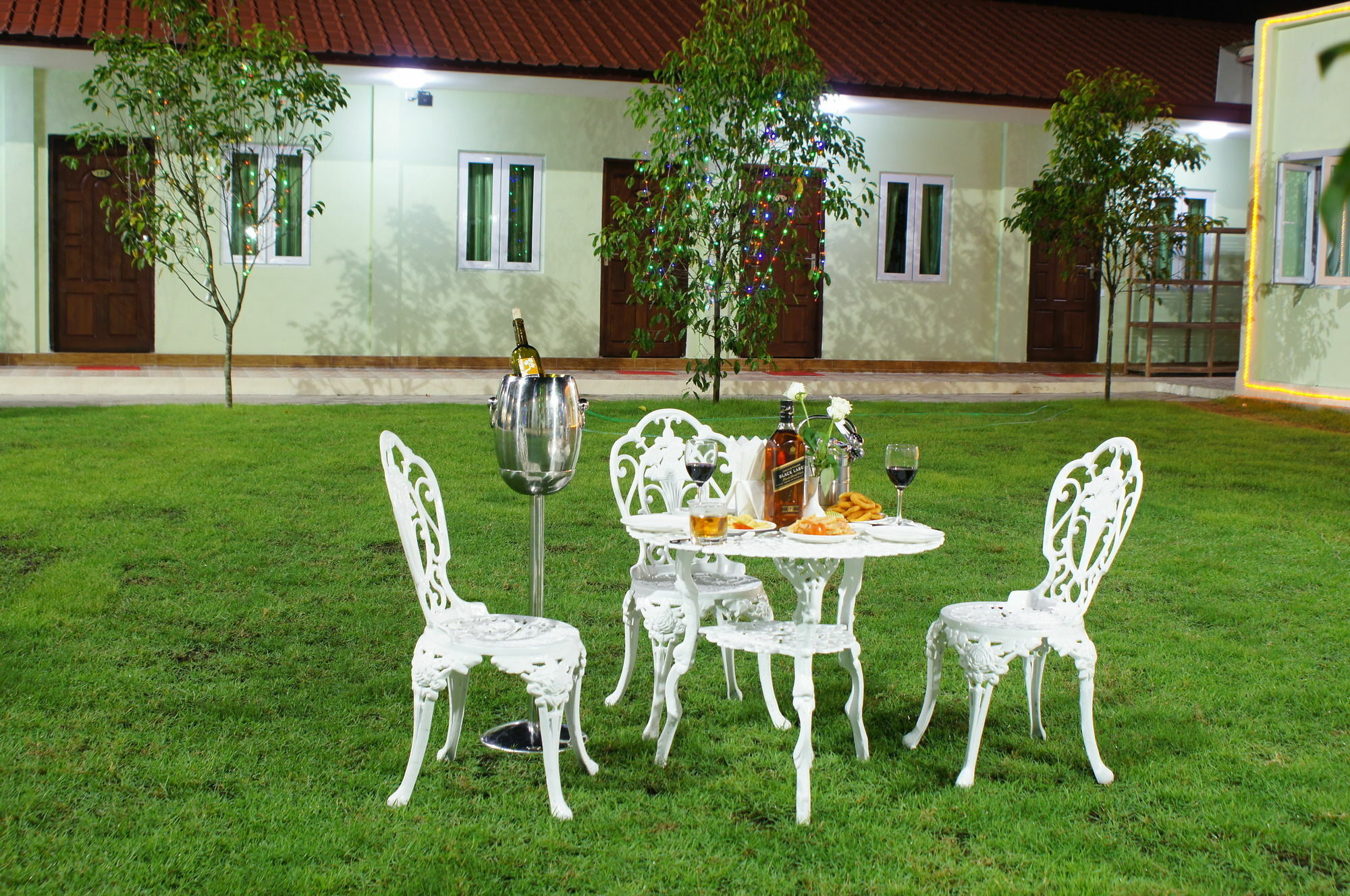 Green Leaf Hotel Yangon Bagian luar foto